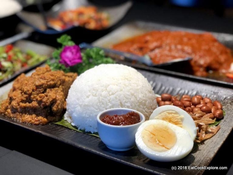 Zheng Chelsea Nasi Lemak with beef rendang