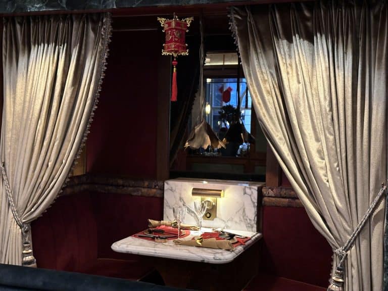 Seductive booths at the House of Ming