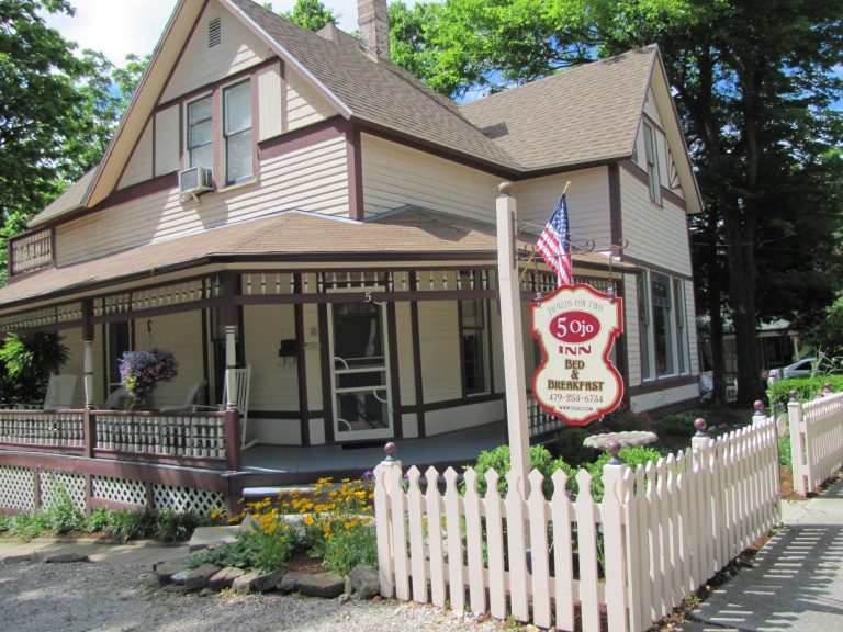 Exterior view of 5 Ojo In Bed & Breakfast