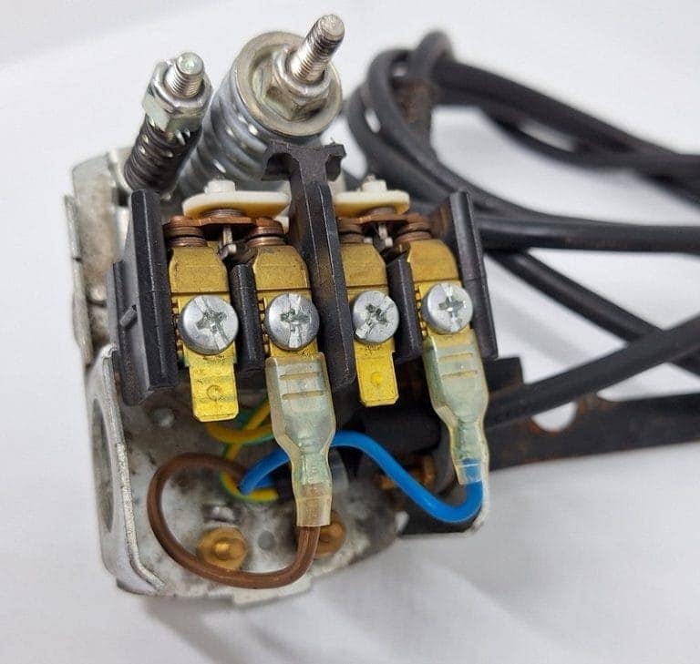 Square D pressure switch electrical teminals