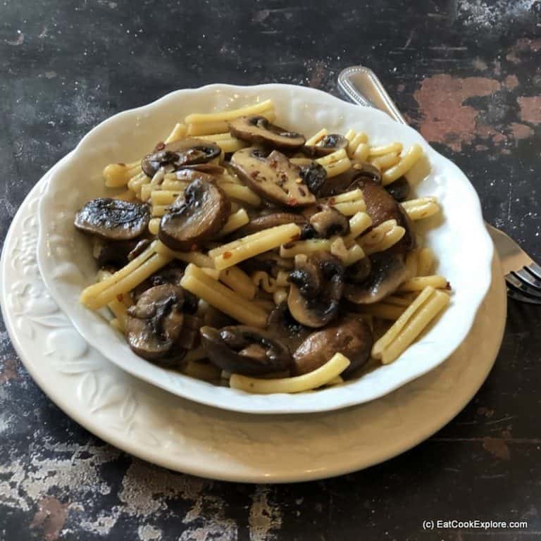 Pasta Aglio Olio with mushrooms