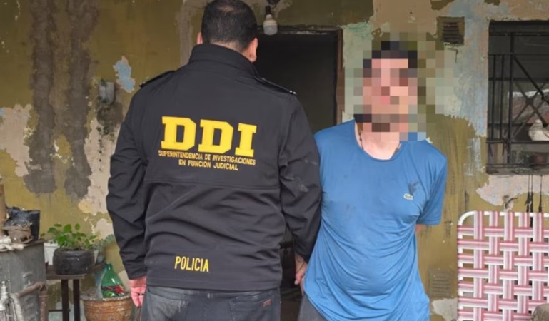 En este momento estás viendo Amenazó a su madre para esconderse y cayó tras diez meses prófugo por un homicidio en Laferrere
