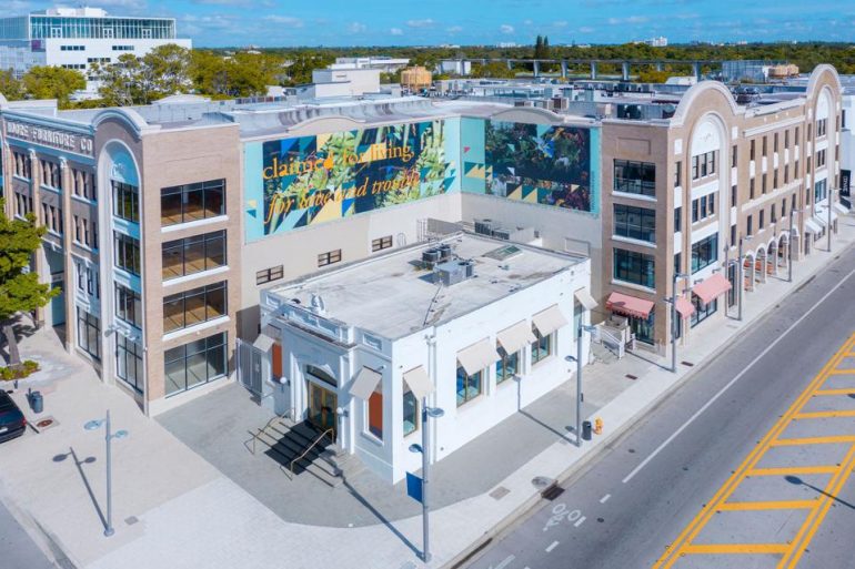 Design-Miami-Is-Back-And-Thriving-From-November-27-to-December-6_1-1 Design-Miami-Is-Back-And-Thriving-From-November-27-to-December-6_1-1 Design Miami Is Back And Thriving From November 27 to December 6!_1 design miami Design Miami Is Back And Thriving From November 27 to December 6! Design Miami Is Back And Thriving From November 27 to December 6 1 1