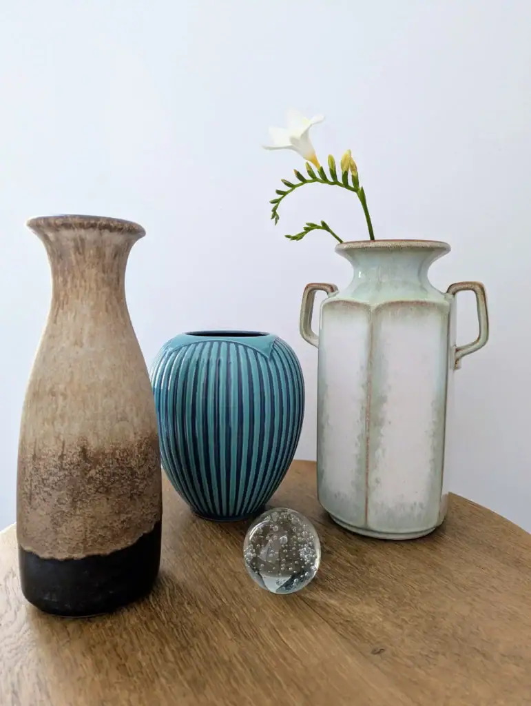 Sélection de vases vintage en céramique et grès aux formes et patines variées