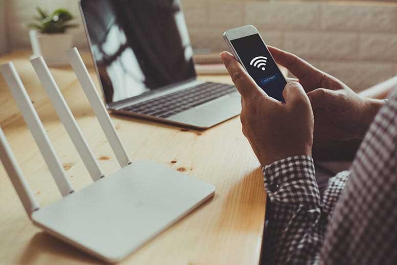 Wi-Fi 5 ГГц поддерживает более высокие скорости, но плохо проникает через стены Wi-Fi 5 ГГц поддерживает более высокие скорости, но плохо проникает через стены