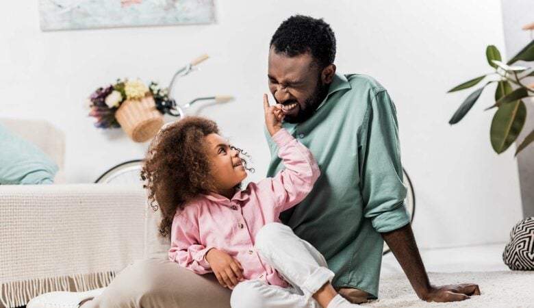 Ti sei mai seduto a terra vicino a tuo figlio?