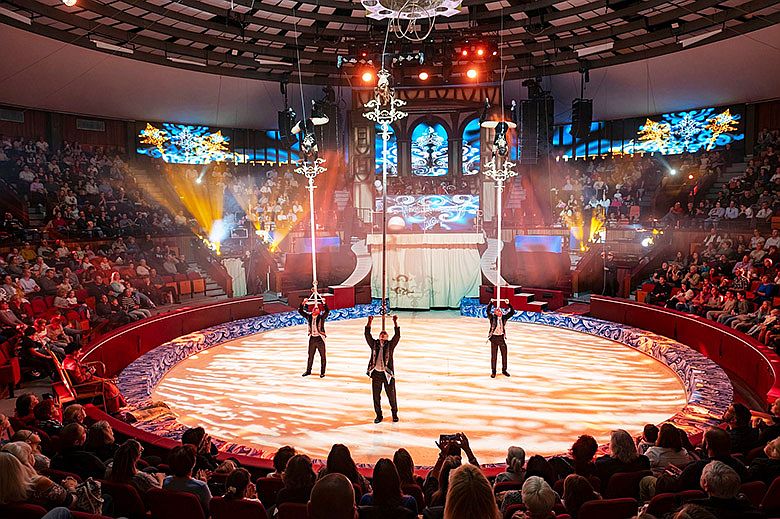 Aliev Infinity artista show a Fővárosi Nagycirkuszban