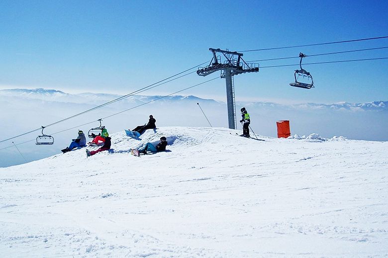 Síelők a Magas-Tátra hófödte lejtőin