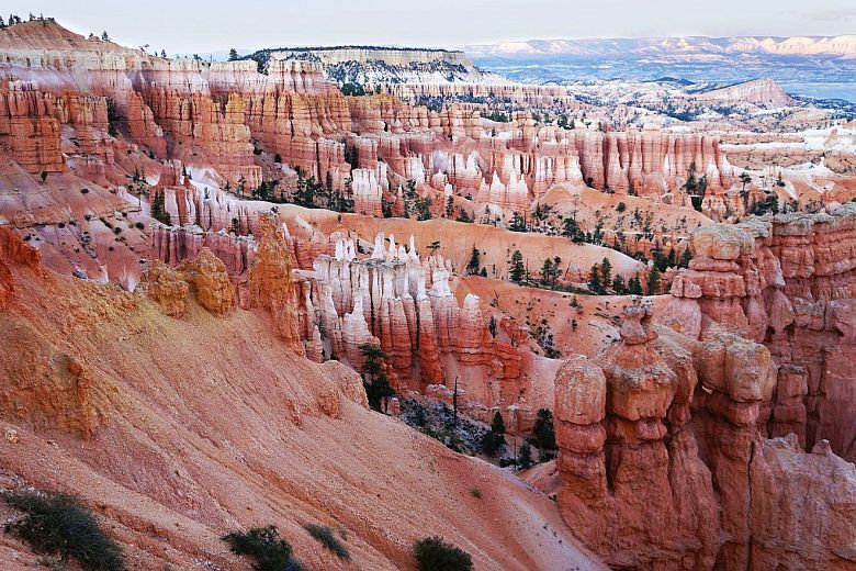 Bryce Canyon kilátás a Sunset Pointról - Utah állam vörös kanyonja