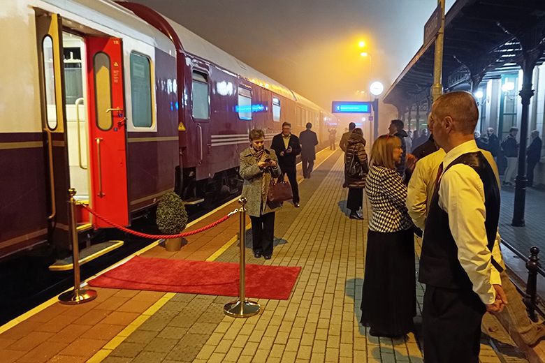 Continental Classic Express nosztalgiavonat Márton-napi luxusutazáson