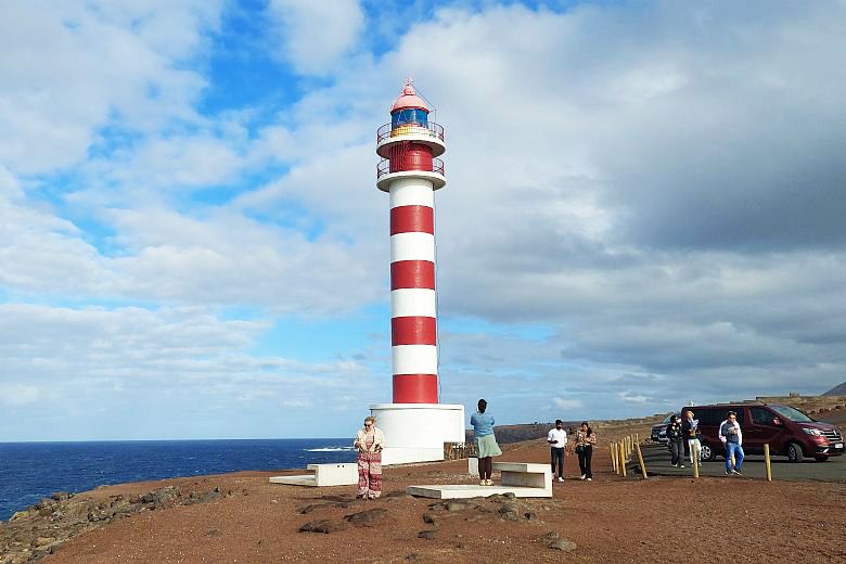 Világítótorony Gran Canaria szeles óceánpartján