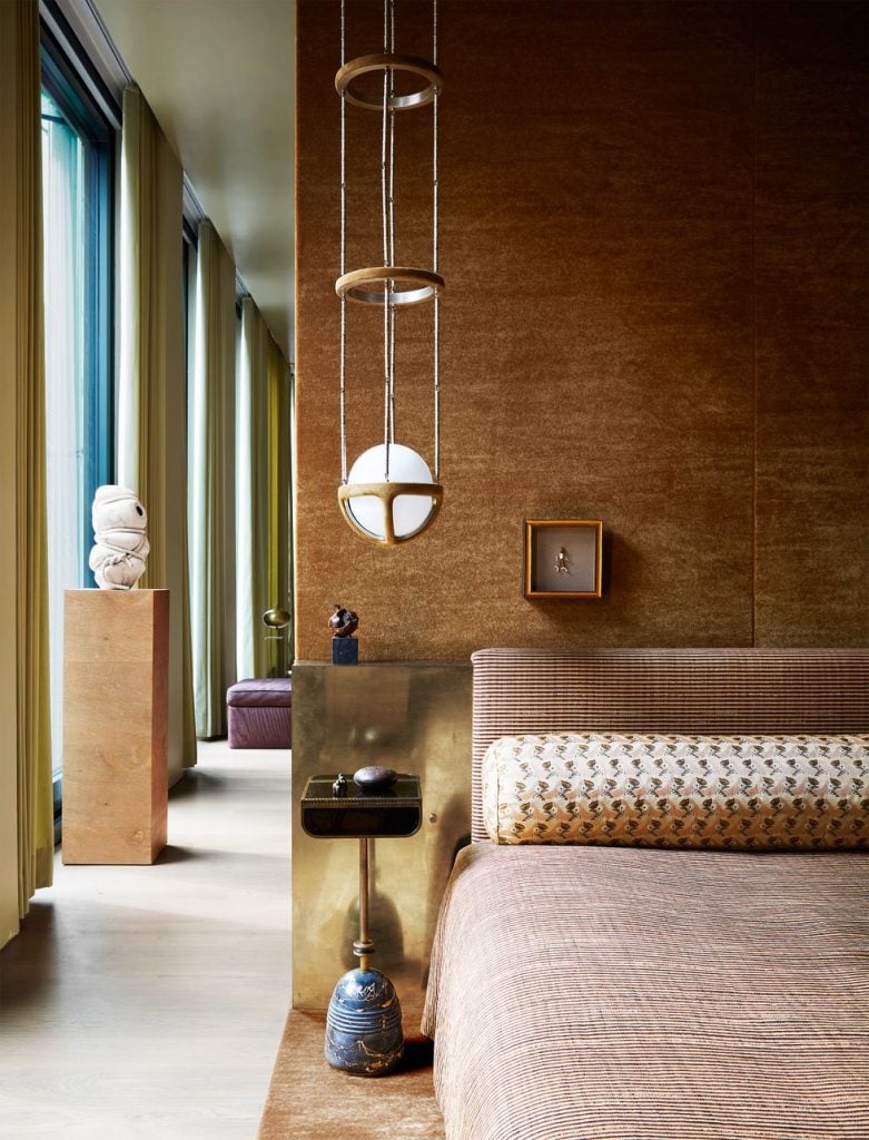 edc050122apparatusstudio-006-1649281058-781x1024 edc050122apparatusstudio-006-1649281058-781x1024 bedroom ideas 75 Bedroom Ideas That Are The Very Definition Of Beauty Sleep edc050122apparatusstudio 006 1649281058 781x1024