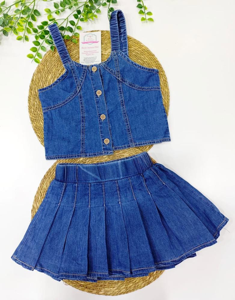 Conjunto vaquero de short y falda pantalón