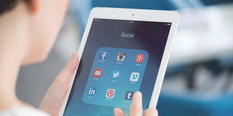 pure-communication-social-tool