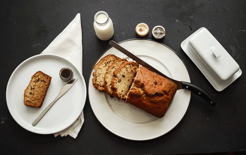 How to make a moist banana bread?