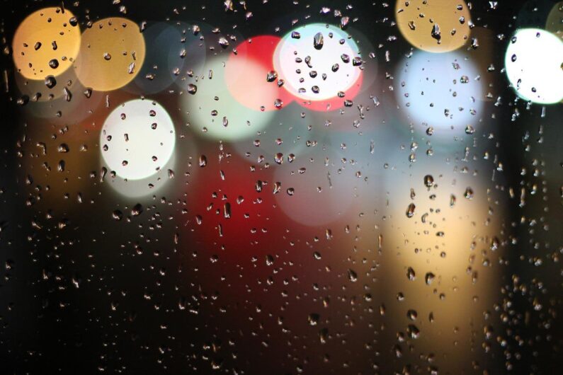雨とライト