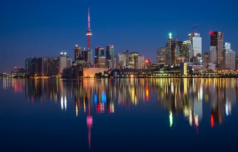 Mudarse a Toronto - Skyline de Toronto al anochecer