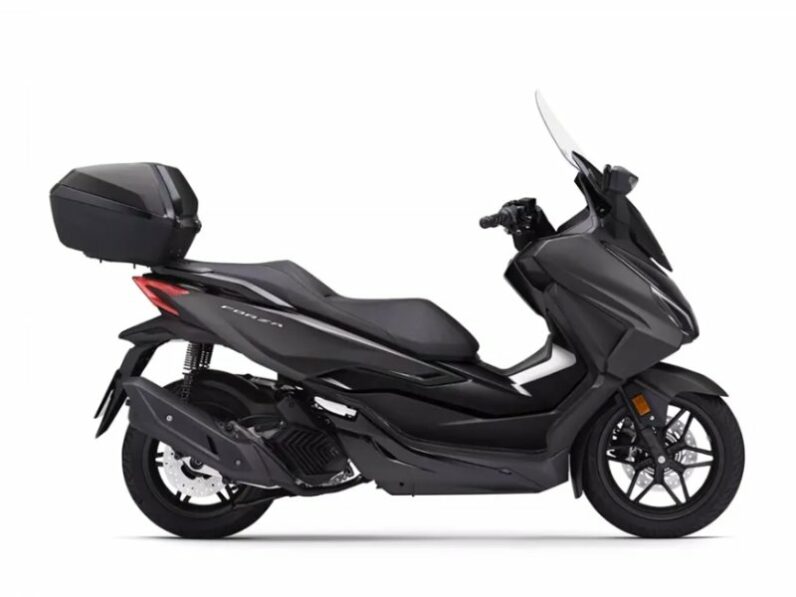 Location scooter Corse Ajaccio Honda Forza 125