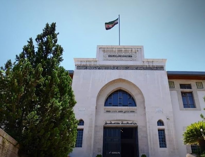 عند المفاضلةمن يختار مستقبل الطالب.. المعدل أم الأهل أم الشغف