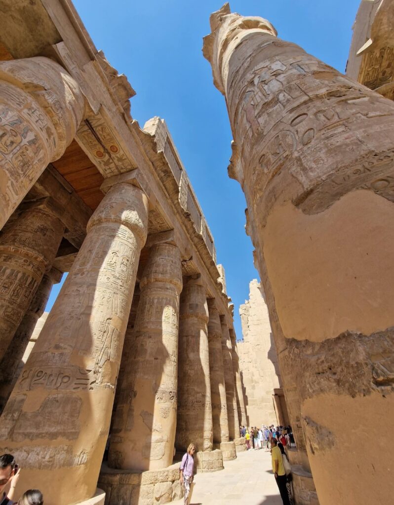 Ein Foto zeigt einen Teil vom Karnak Tempel bei einem Ausflug von Marsa Alam Stadt nach Luxor
