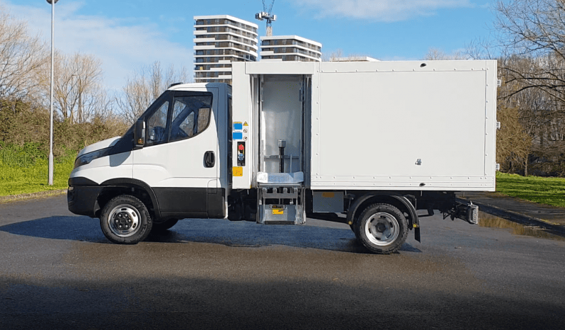 IVECO BIN LIFT TIPPER