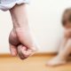 Pháp luật quy định như thế nào về hành vi bạo hành trẻ
