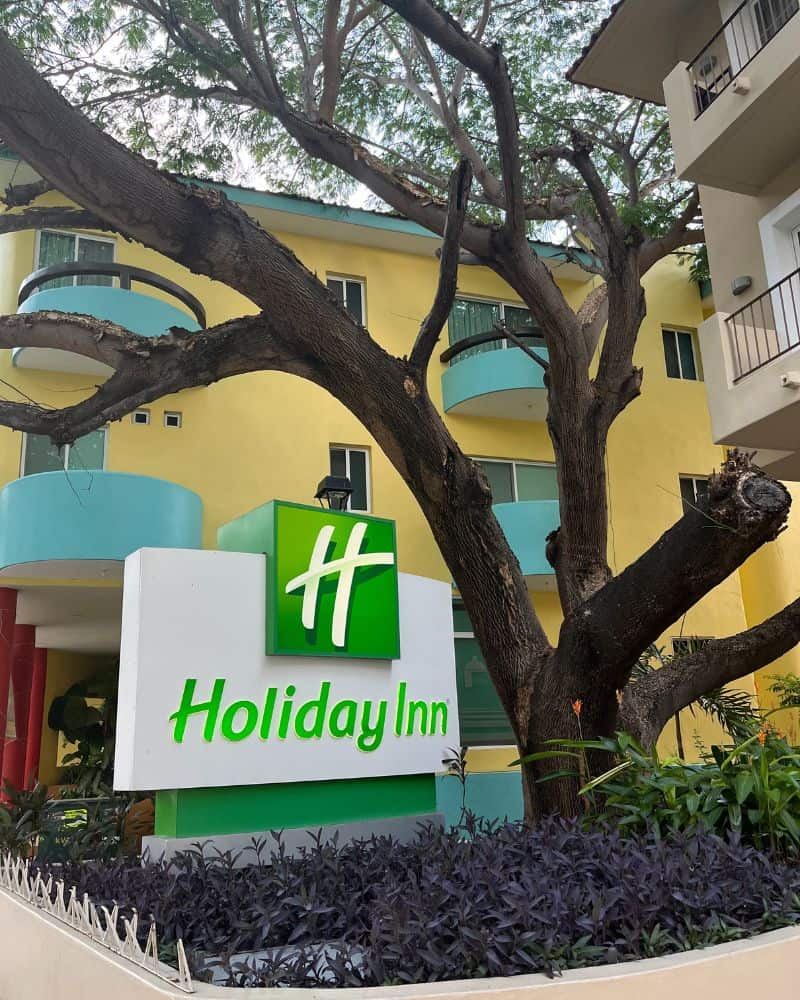 entrance to holiday inn huatulco hotels