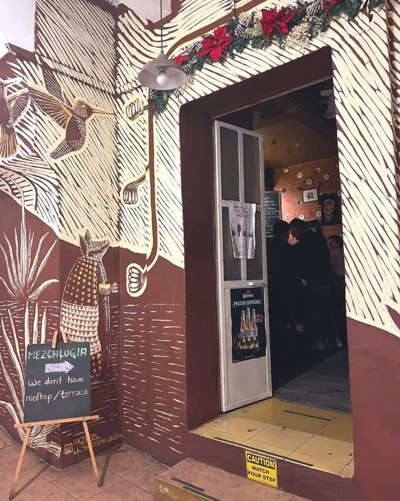 la mezcalogia oacaxa mezcaleria
