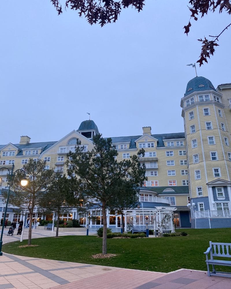 recensione hotel disney newport bay club