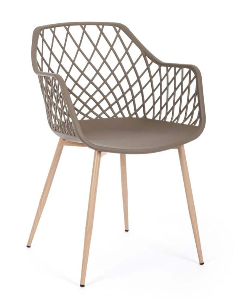 Sedia decorativa con rivestimento in plastica e gambe in legno naturale, perfetta per arredi eleganti e funzionali.