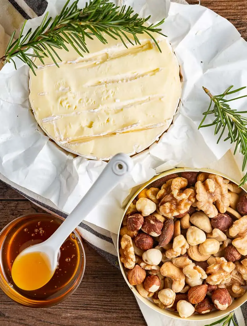 baked brie ingredients