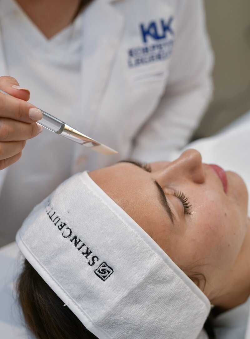 Skinceutical kjemisk peeling i drammen og prodigy peel