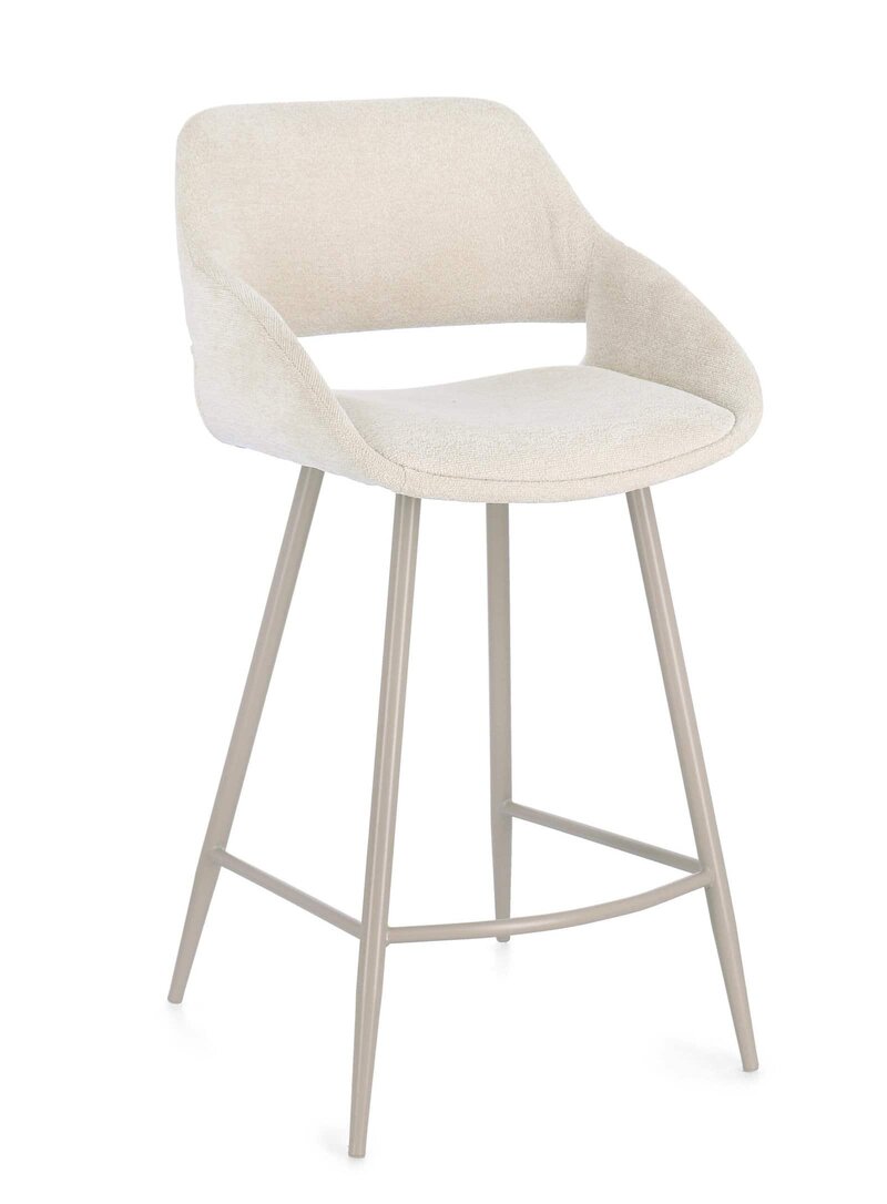 Sedia imbottita in tessuto beige con gambe in legno chiaro, ideale per decorazioni interne eleganti.