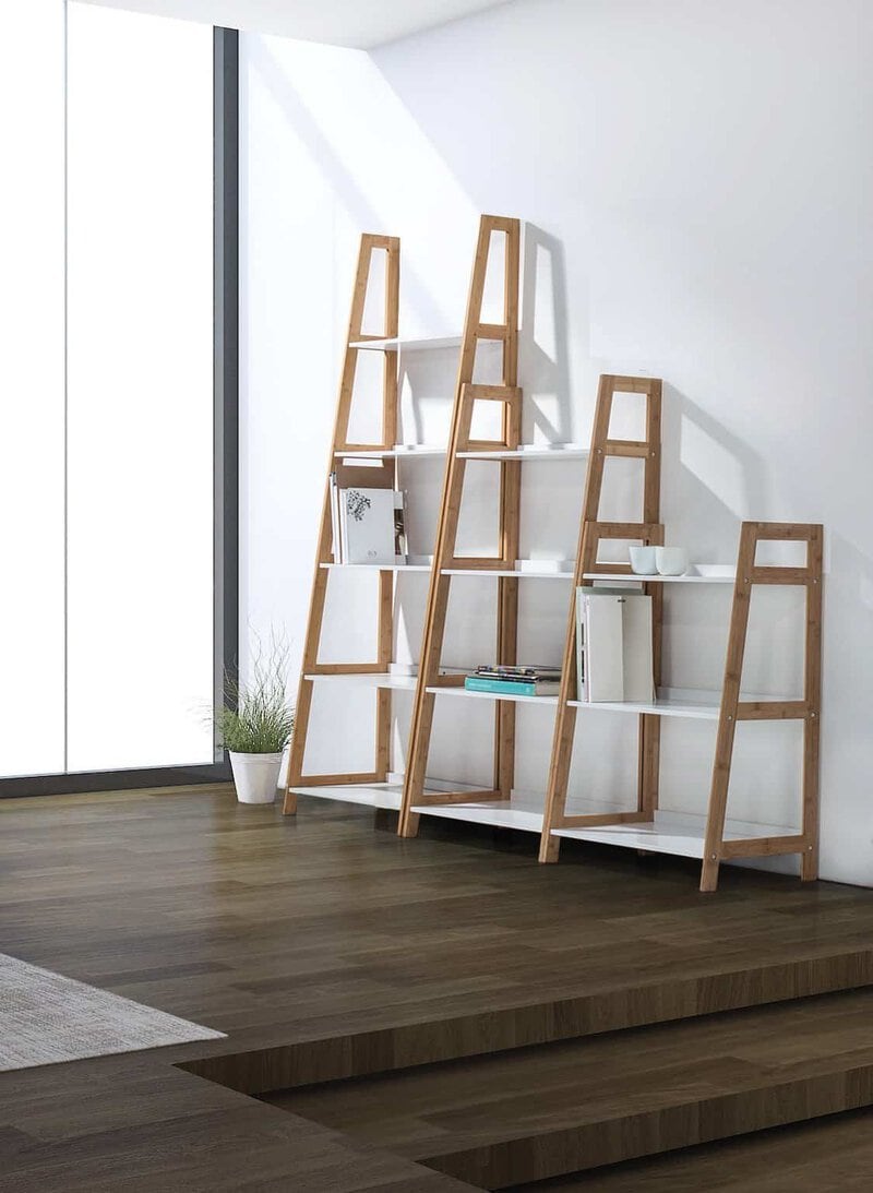 Mensole in legno e bianco, arredamento moderno, soluzioni di decorazione per interni eleganti.