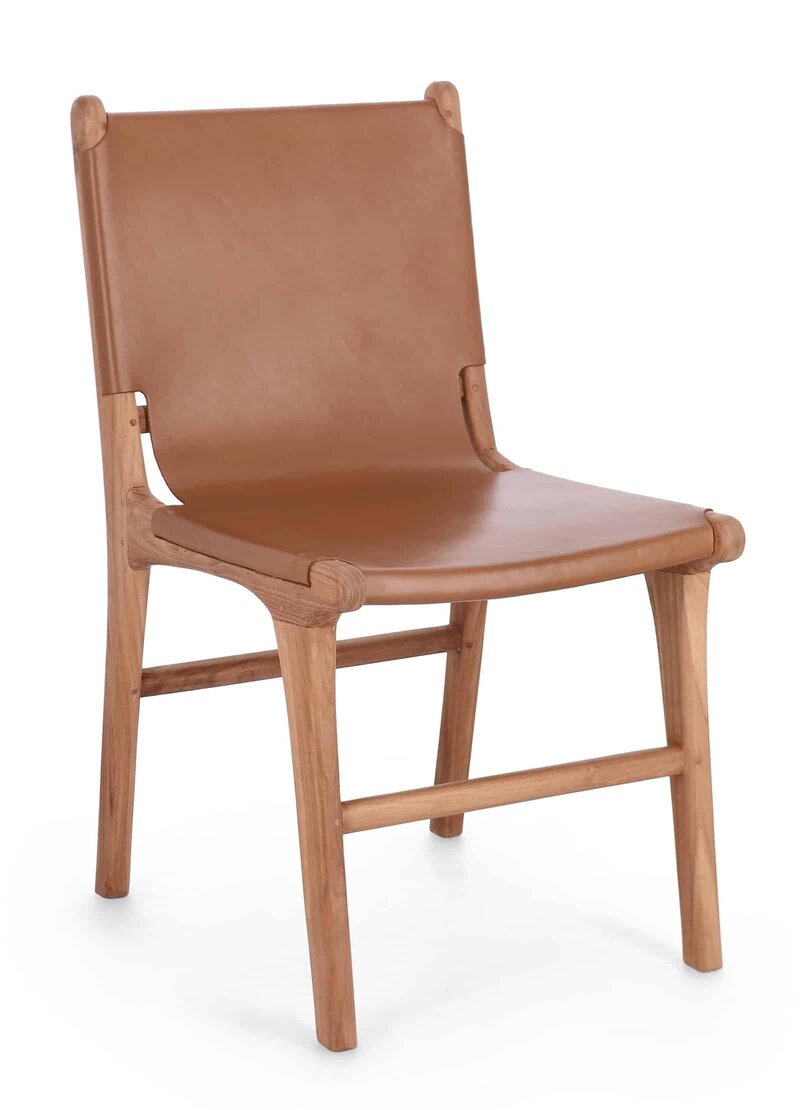 Sedia elegante in pelle e legno chiaro, perfetta per interni moderni e raffinati.