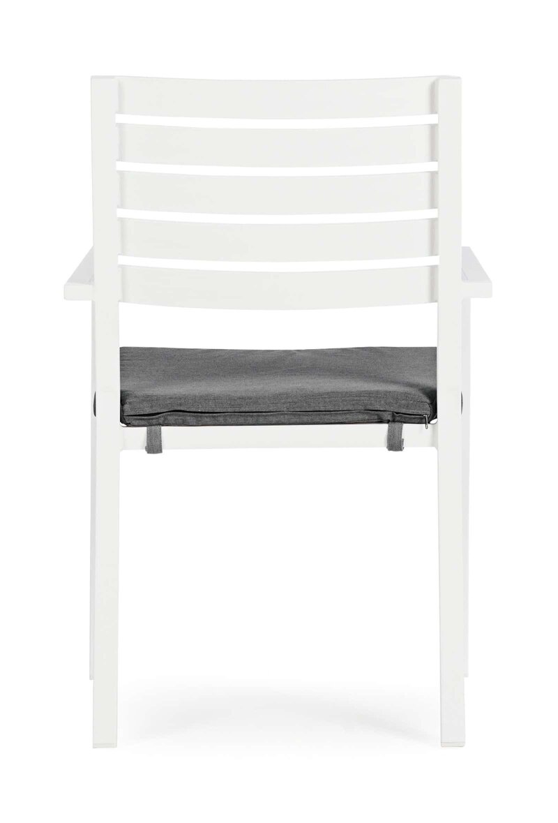 Immagine di sedia bianca in legno con cuscino grigio, design moderno e comodo.