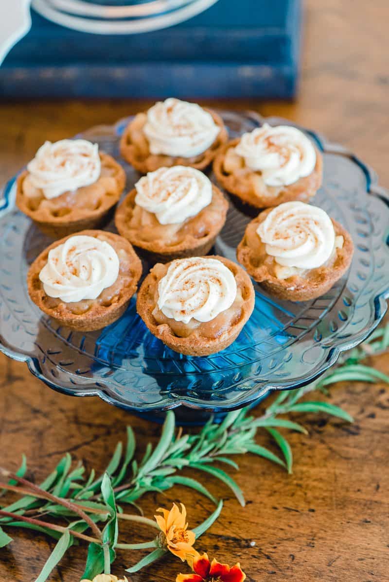 CRAZY COLORFUL SCANDI WEDDING INSPIRATION - Colorful Scandinavian Wedding Inspiration