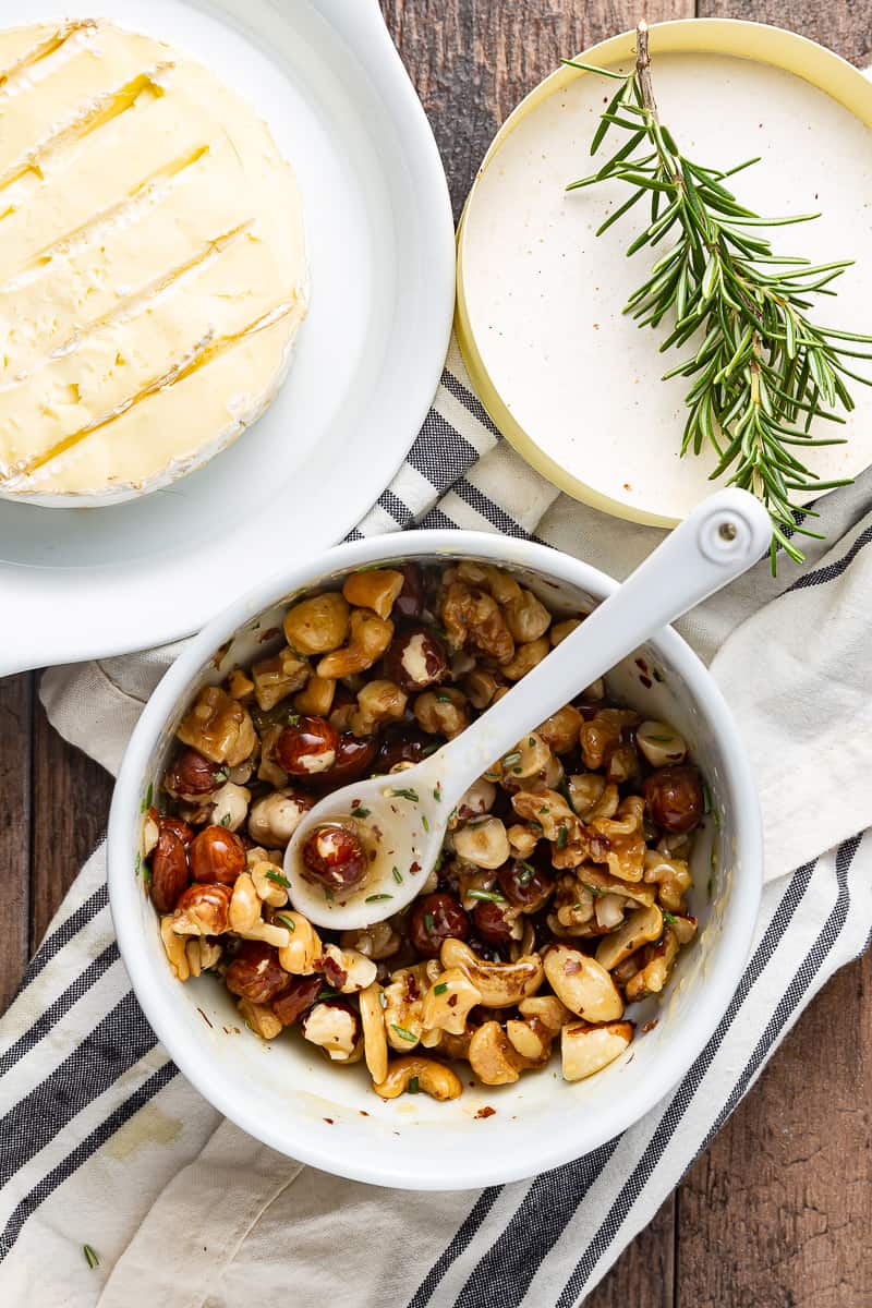 baked brie topping