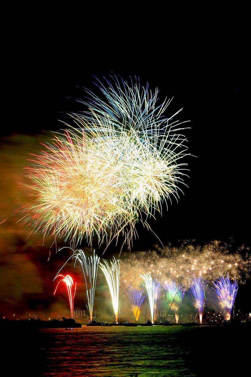 去年とは違う江戸川の花火