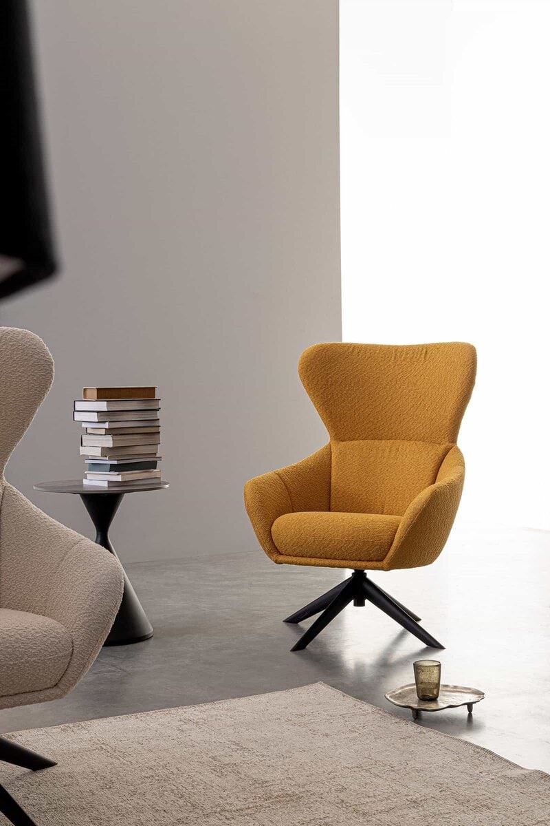 Sedia ergonomica in tessuto giallo, stile contemporaneo, ideale per soggiorno e zona relax.