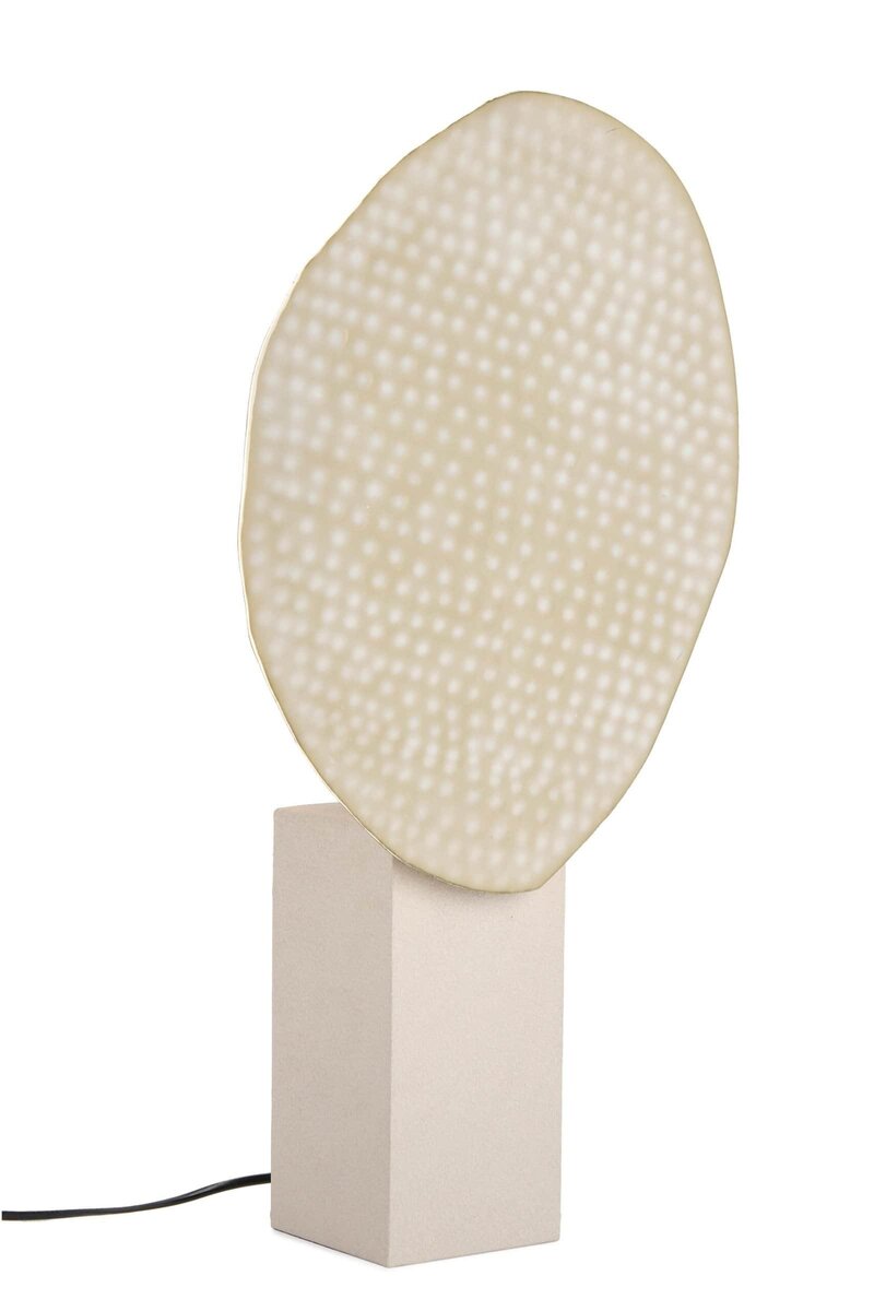 Lampada LED moderna con base in cemento, stile minimalista e luce calda, perfetta per interni eleganti.