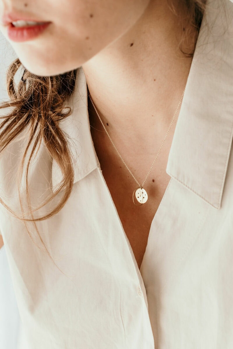collier médaillon minimaliste collier constellation