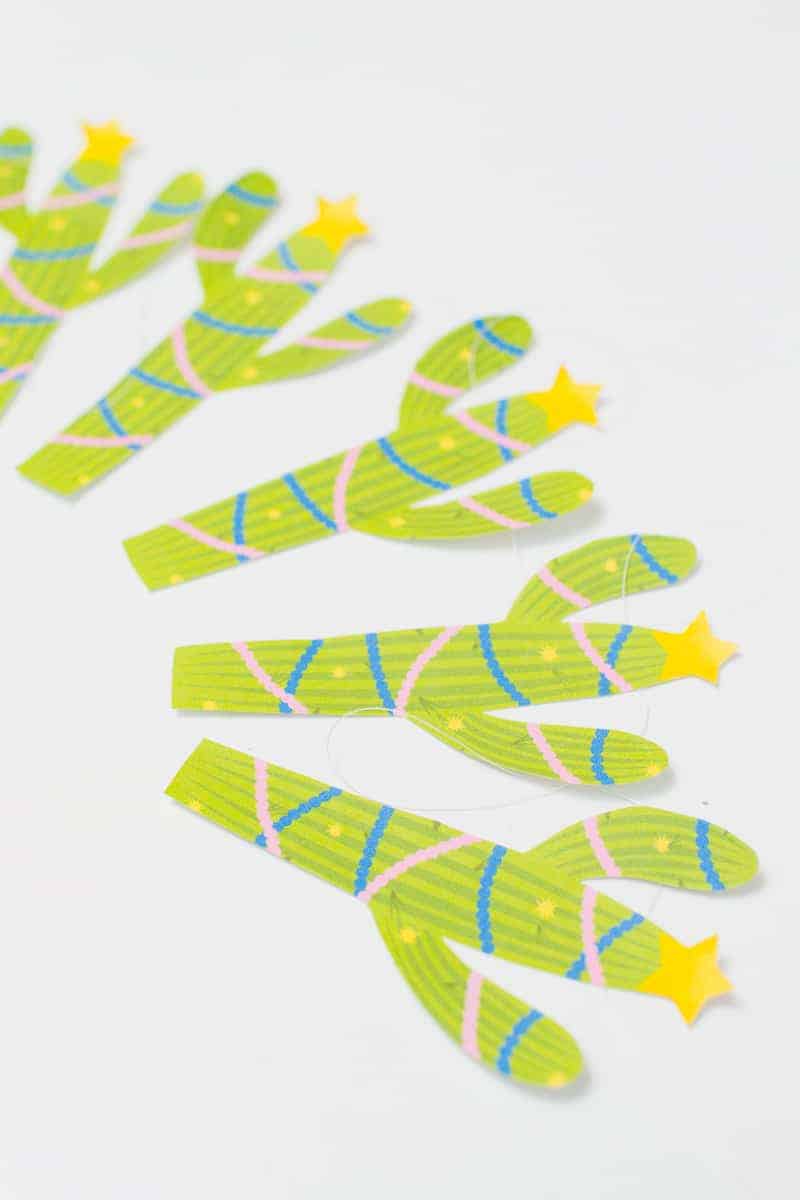 free-printable-christmas-cactus-garland-festive-decorations-banner-cacti-tinsel-stars-diy-tutorial-homemad-5