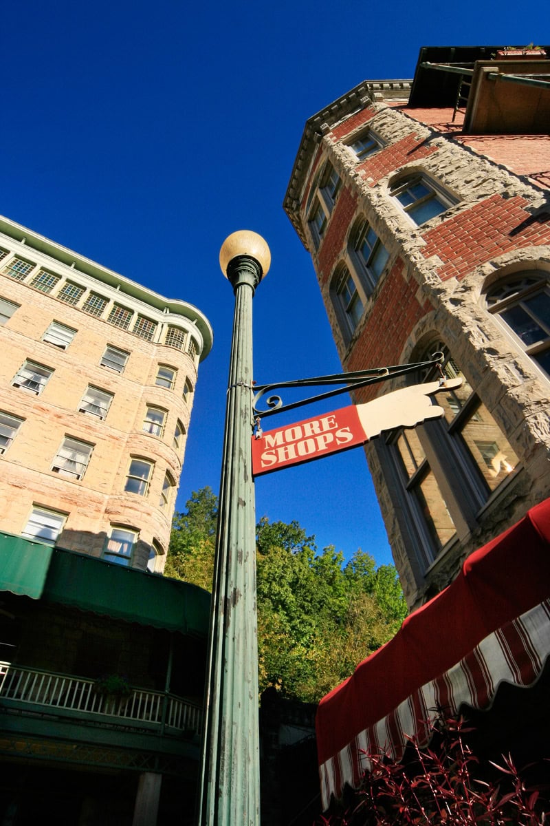 eureka springs arkansas down town