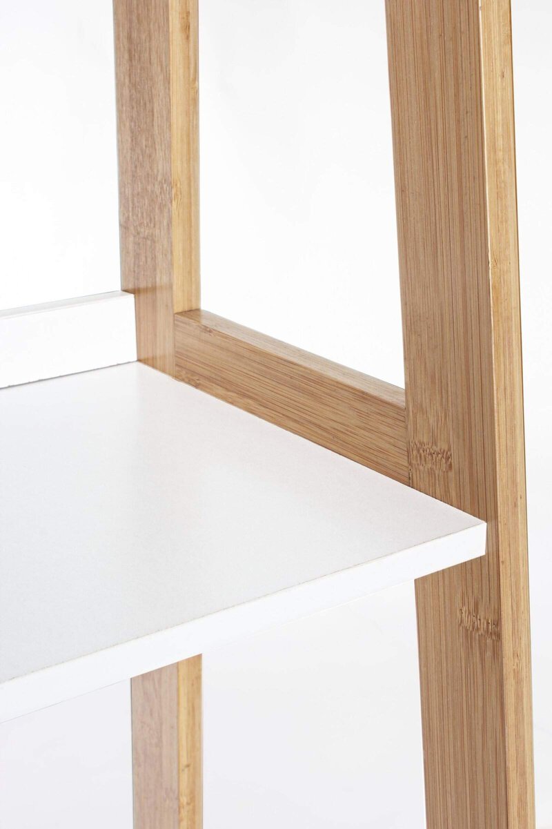 Soppalco in legno con panca bianca, design moderno, perfetto per arredo casa.