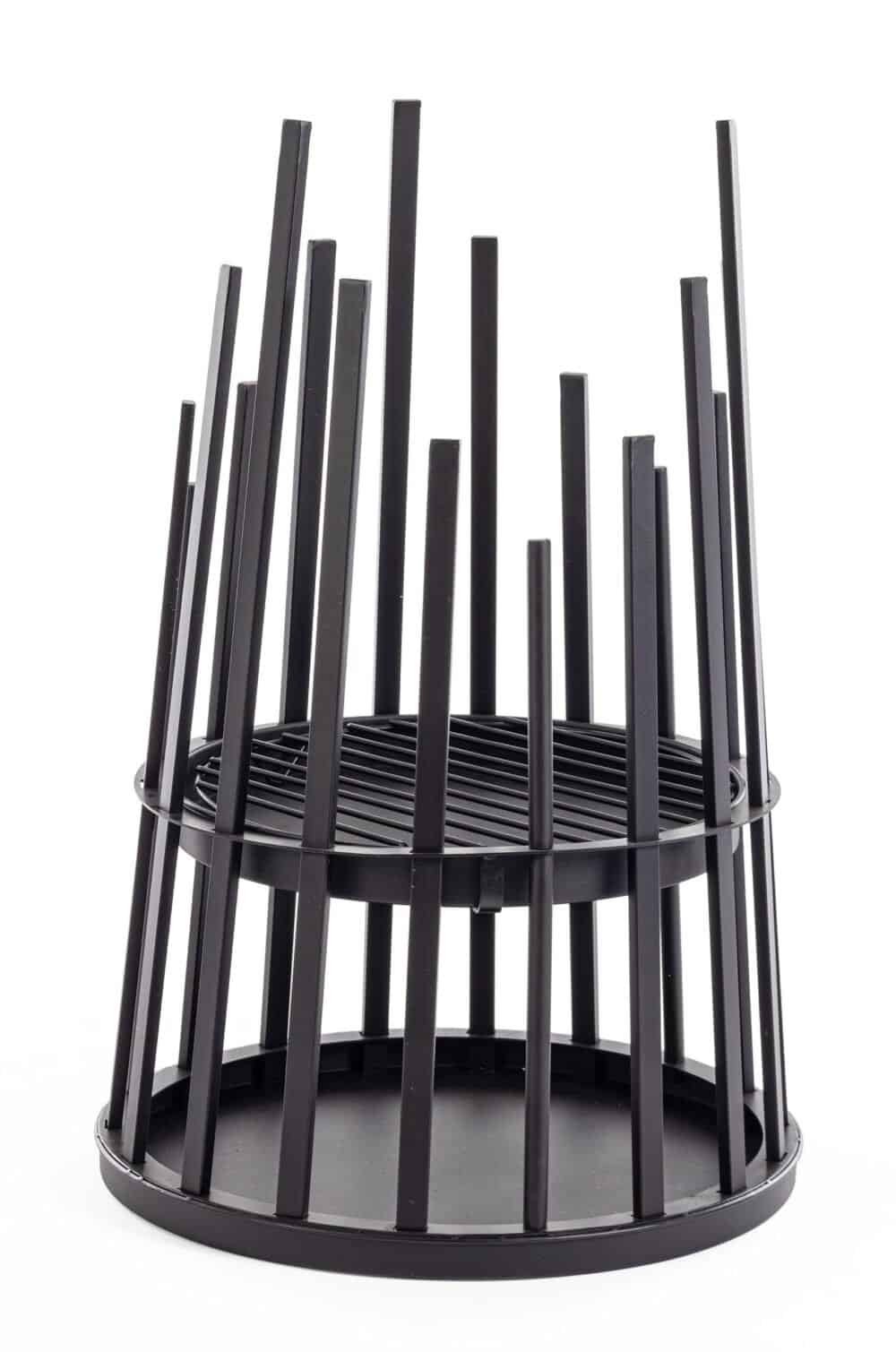 Supporto per piante in plastica nera, ideale per decorare giardini e terrazze con stile funzionale.
