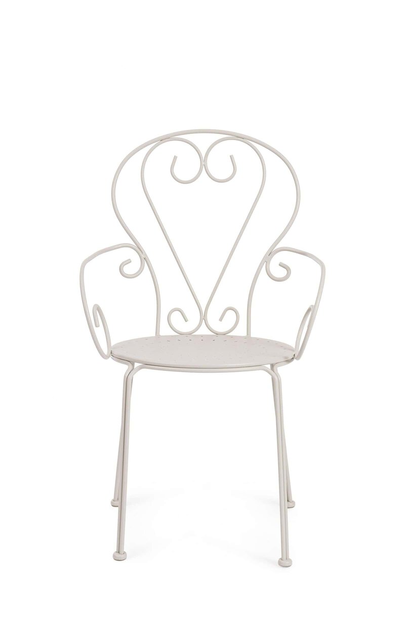 Sedia in ferro battuto bianca con design a cuore e dettagli decorativi eleganti. Perfetta per esterni o interni raffinati.