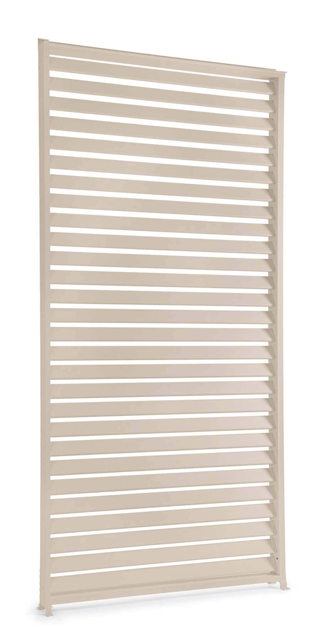 Immagine di una lastra in legno bianco per arredi outdoor eleganti e resistenti.