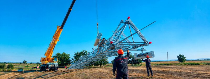 Виготовлення та монтаж 50-метрової вежі lifecell — завод металоконструкцій ALATEKS Одеса, Україна.