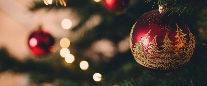 tips for moving the holiday decorations